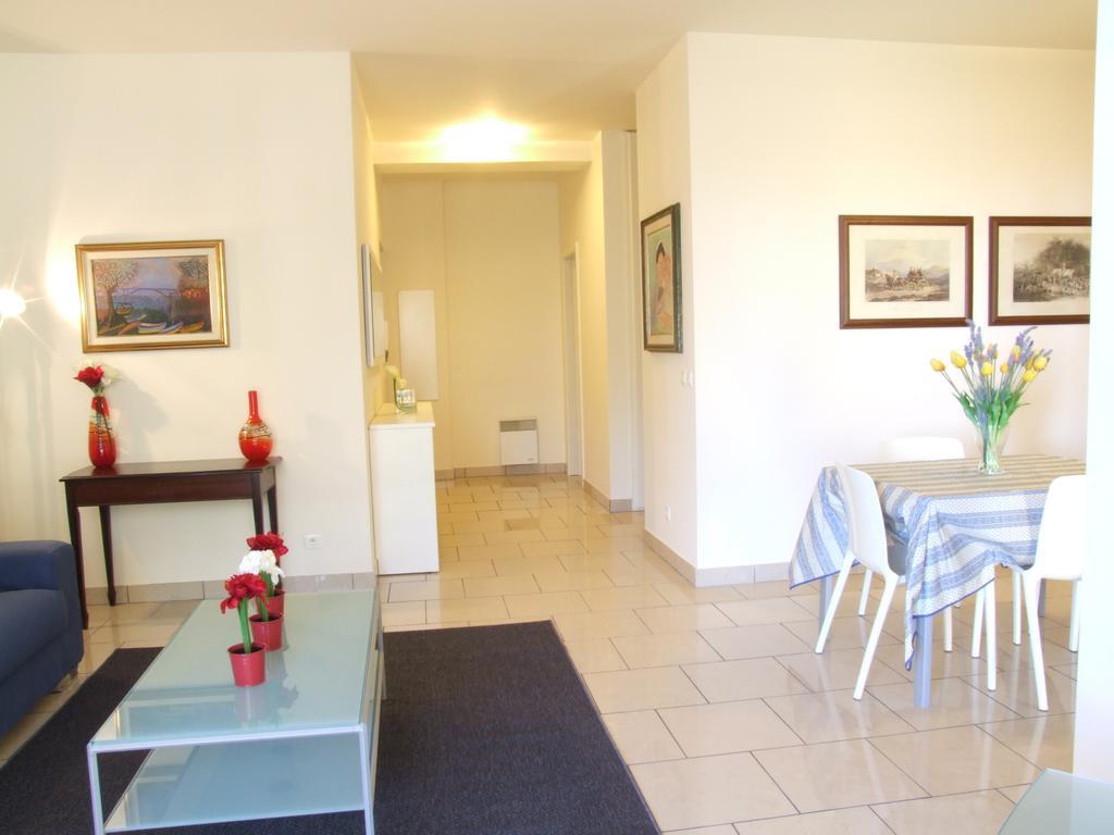 Appartement Au Chateau Vallaya Мантон Екстер'єр фото