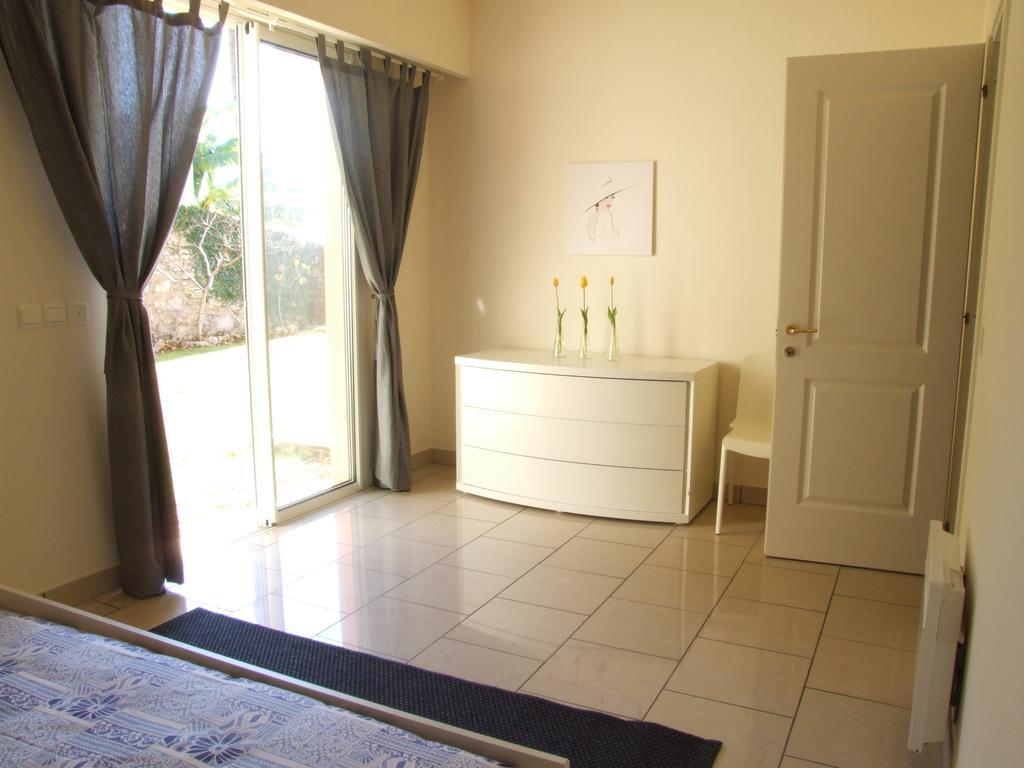 Appartement Au Chateau Vallaya Мантон Екстер'єр фото