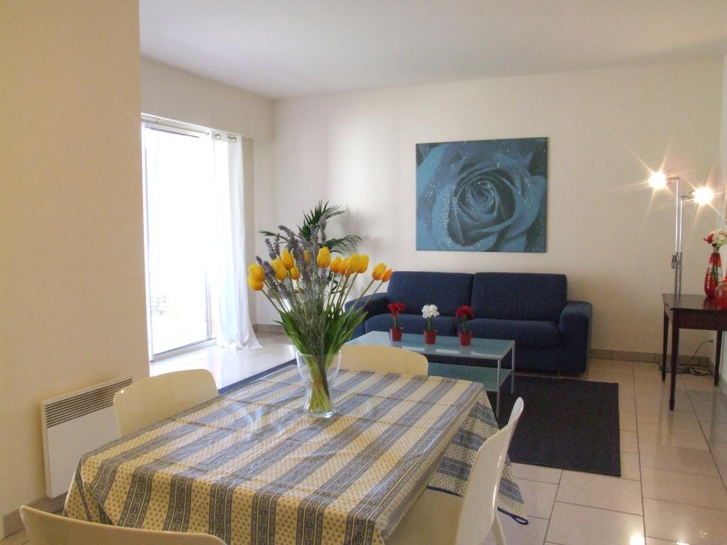 Appartement Au Chateau Vallaya Мантон Екстер'єр фото